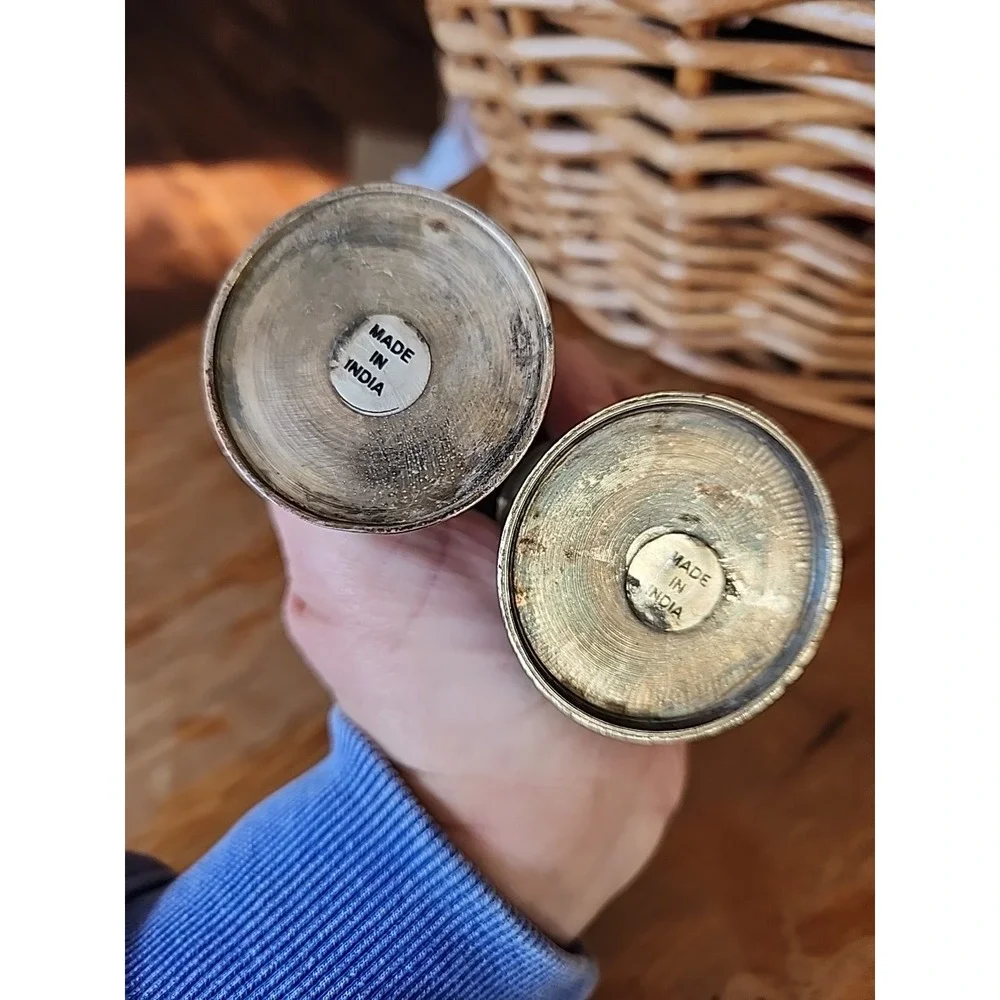 Vtg Silverplate Metal Salt & Pepper Shakers fancy classic‎